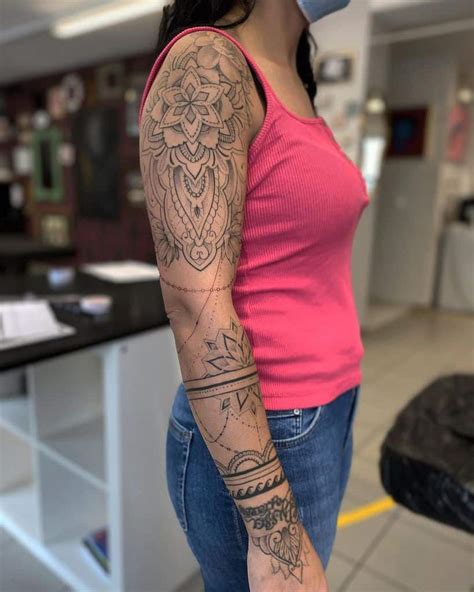 arm tattoos vorlagen|upper arm tattoo female.